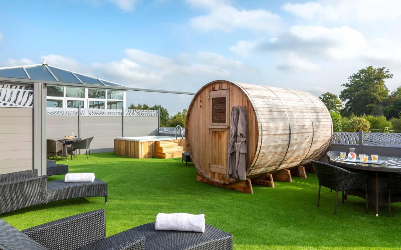 Lion Quays Resort Chirk Exterior photo