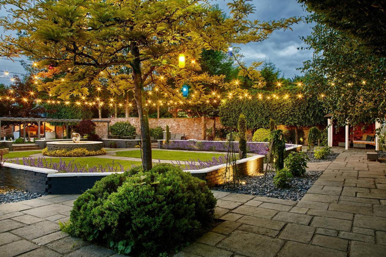 Lion Quays Resort Chirk Exterior photo